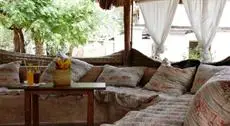 Kenyaways Beach Bed & Breakfast & Restaurant 