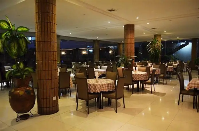 Mensvic Grand Hotel 