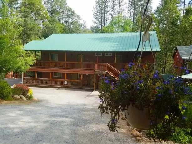 Yosemite Riverside Inn 