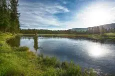 Headwaters Lodge & Cabins at Flagg Ranch 