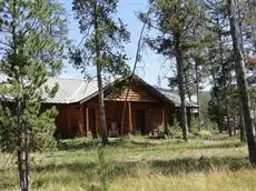 Headwaters Lodge & Cabins at Flagg Ranch 