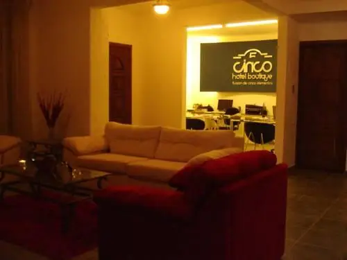 Cinco Hotel Boutique 