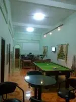 Big John's Chil-axn Hostel 