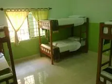 Big John's Chil-axn Hostel 