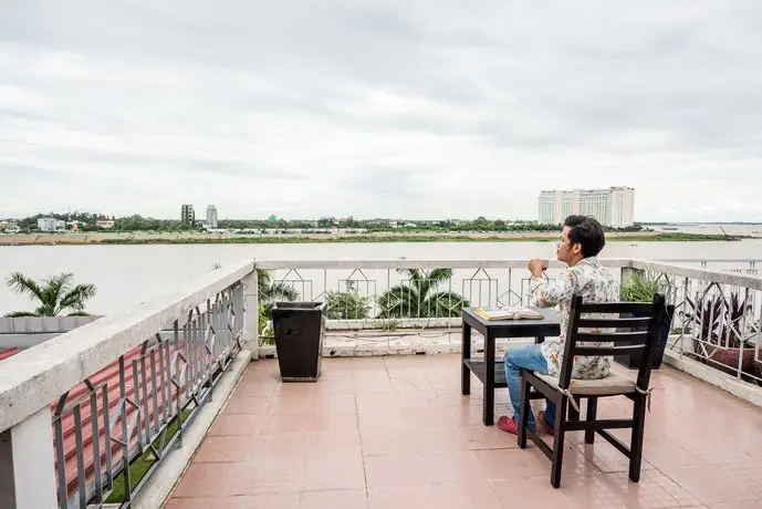 Riverside Suites Phnom Penh 