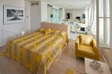 Riva Luxury Suites 