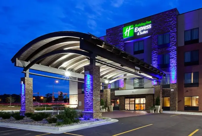 Holiday Inn Express and Suites Rochester West-Medical Center