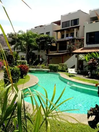 Tropical Gardens Suites and Apartments 