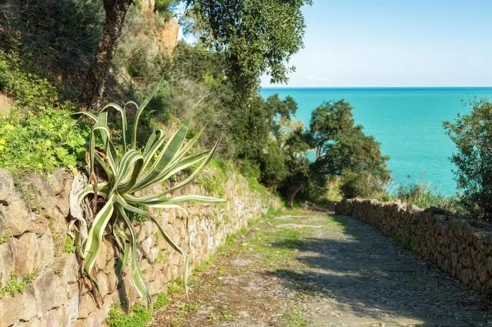 Cefalu Apartments 