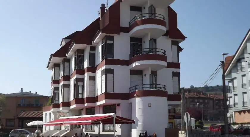 Hotel Candano 