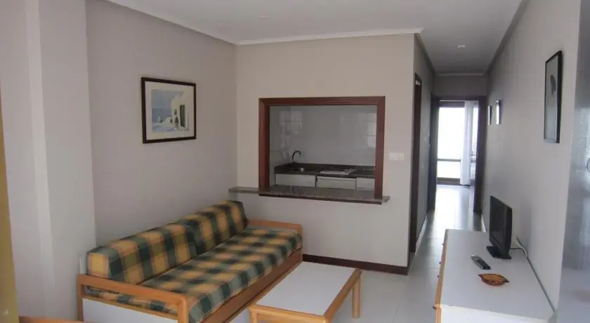 Apartamentos Elena Laredo 