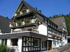 Pension & Ferienhaus Latropchen 