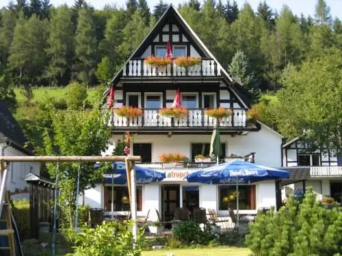 Pension & Ferienhaus Latropchen 