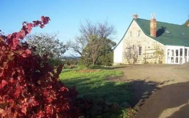 Craigie Knowe Cottage and Vineyard