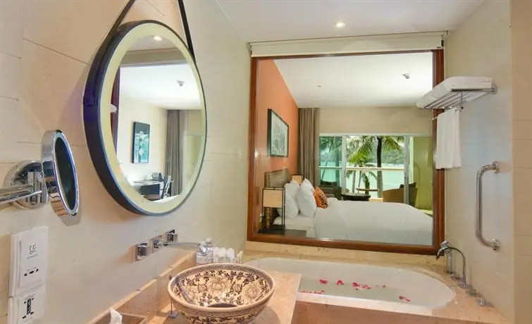 Crowne Plaza Phuket Panwa Beach 