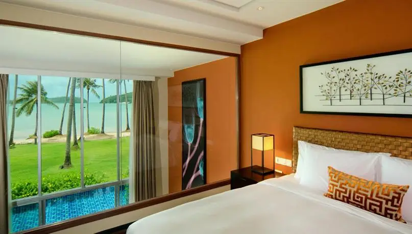 Crowne Plaza Phuket Panwa Beach 