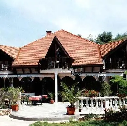 Zsanett Hotel 