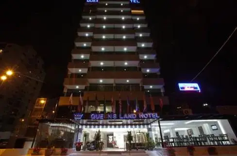 Queens Land Hotel 