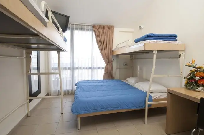 HI - Shlomi Hostel 