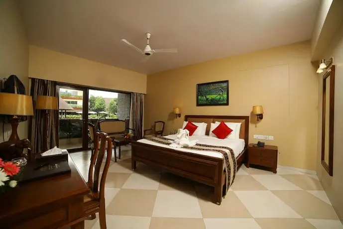 Uday Suites - The Airport Hotel 