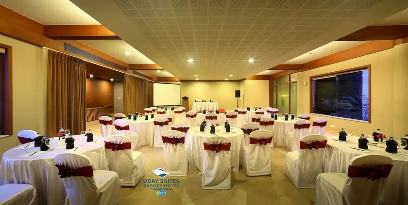 Uday Suites - The Airport Hotel 