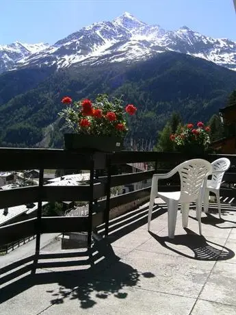 Hotel Meuble Adler - Rooms & Mountain Apartments 