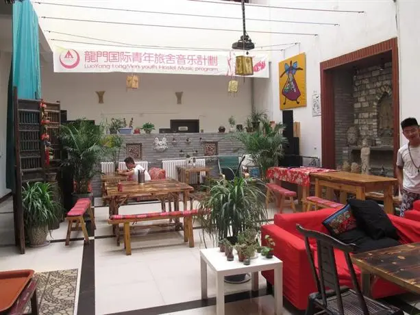 Luoyang Longmen Youth Hostel 