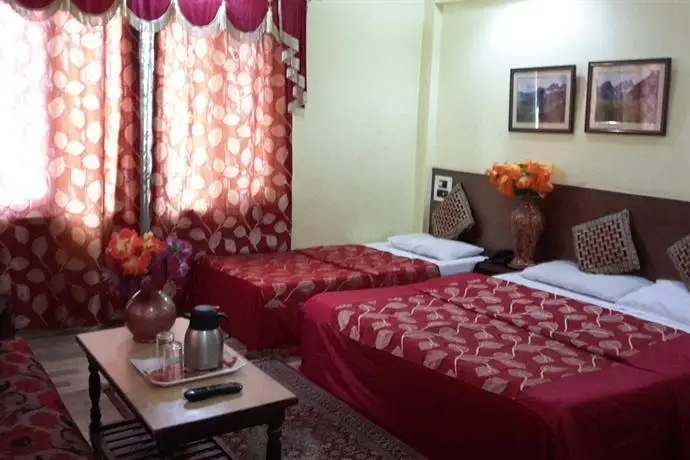 OYO 4529 Hotel Star of Kashmir 