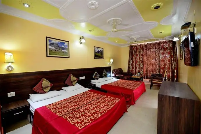 OYO 4529 Hotel Star of Kashmir 