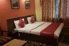 OYO 4529 Hotel Star of Kashmir 