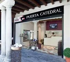 Puerta Catedral Suites 