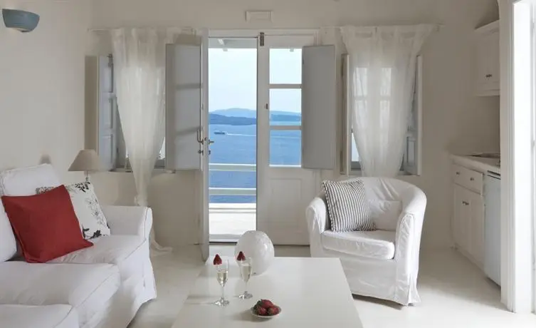 Oia Suites 