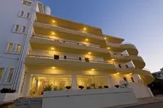 Trianta Hotel Apartments 