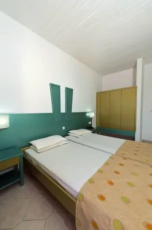 Trianta Hotel Apartments 