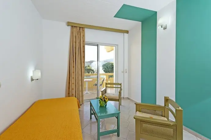 Trianta Hotel Apartments 