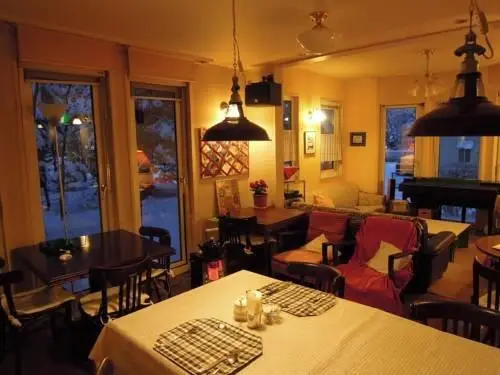 Bellscabin Cafe & Guesthouse