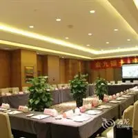 Datong Yungang Meigao Hotel 