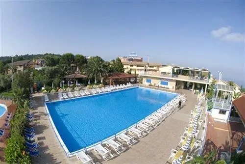 Villaggio Hotel Club La Pace 