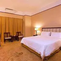 Zhongshan Jinbai Hotel 