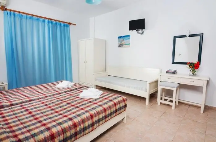 Evdokia Apartments Agia Marina 