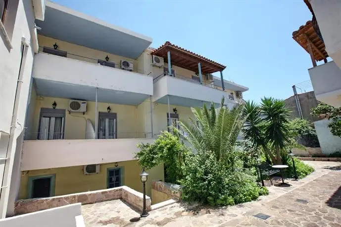 Theofilos Hotel And Apartments 