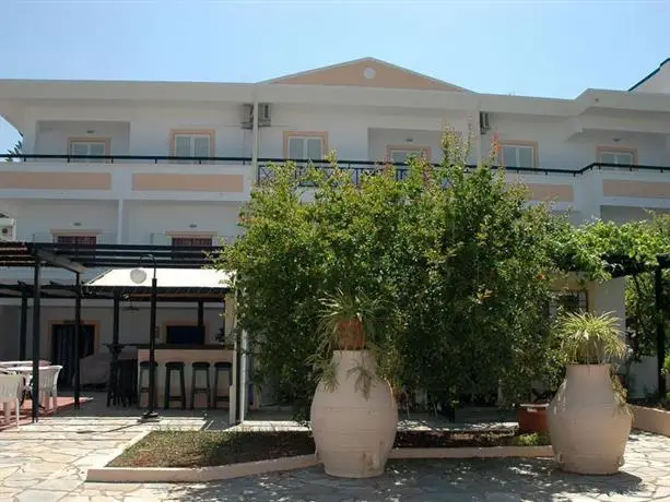 Niki Apartments Stalis