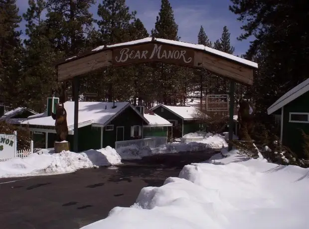 Big Bear Manor Spa Cabins