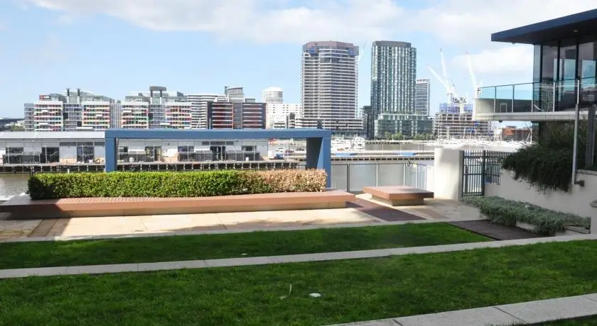 Apartments Melbourne Domain - New Quay Docklands 