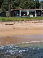 Golden Sand Beachfront Apartments 