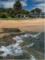 Golden Sand Beachfront Apartments 