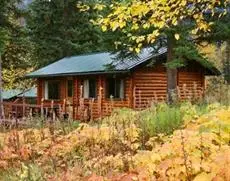 Mount Robson Lodge & Robson Shadows Campground 