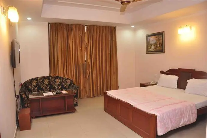 Hotel Kashish Residency & Banquet 