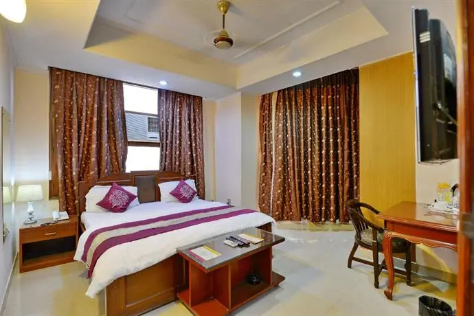 Hotel Kashish Residency & Banquet 