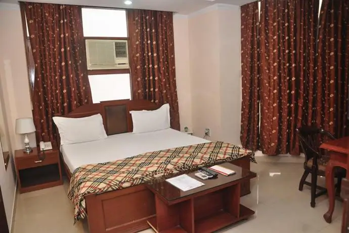 Hotel Kashish Residency & Banquet 